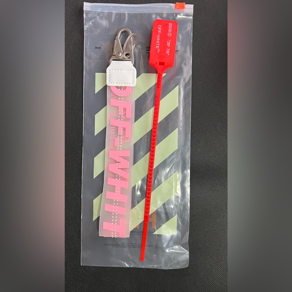 Off-white Lanyard Keychain with industrial clasp (Pink)